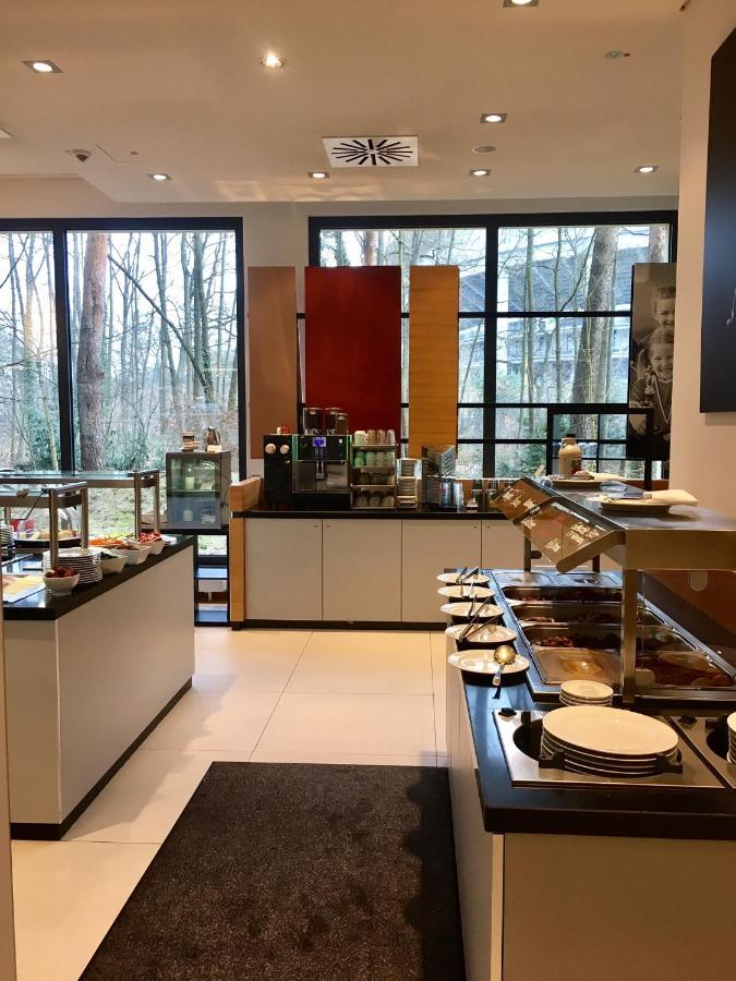Lindner Hotel Frankfurt Sportpark, Part Of Jdv By Hyatt Frankfurt am Main Bagian luar foto