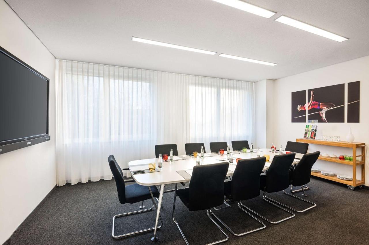 Lindner Hotel Frankfurt Sportpark, Part Of Jdv By Hyatt Frankfurt am Main Bagian luar foto