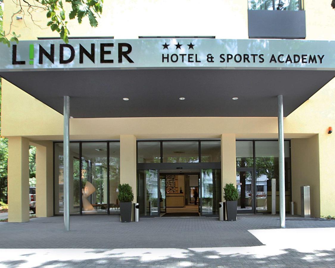 Lindner Hotel Frankfurt Sportpark, Part Of Jdv By Hyatt Frankfurt am Main Bagian luar foto