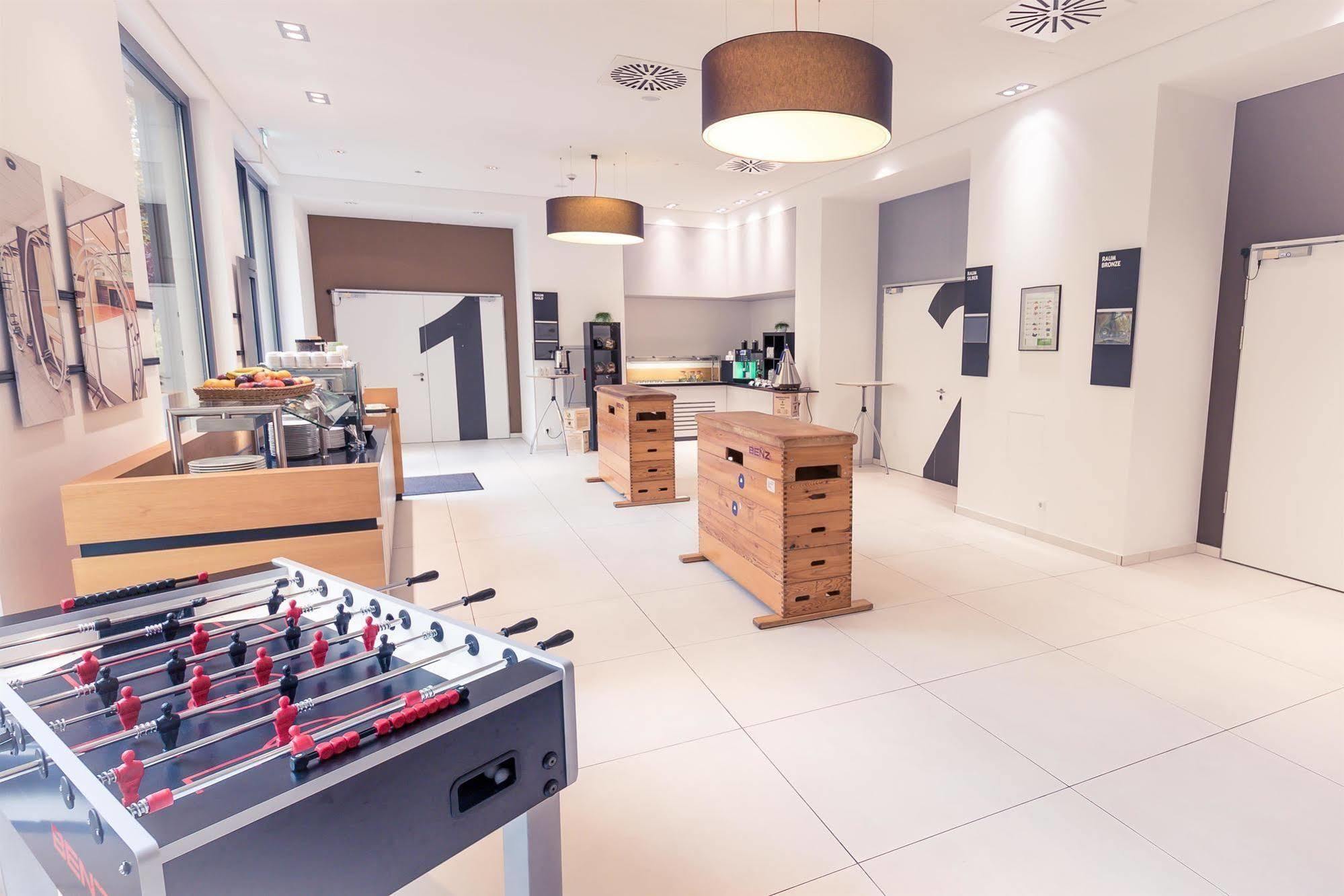 Lindner Hotel Frankfurt Sportpark, Part Of Jdv By Hyatt Frankfurt am Main Bagian luar foto