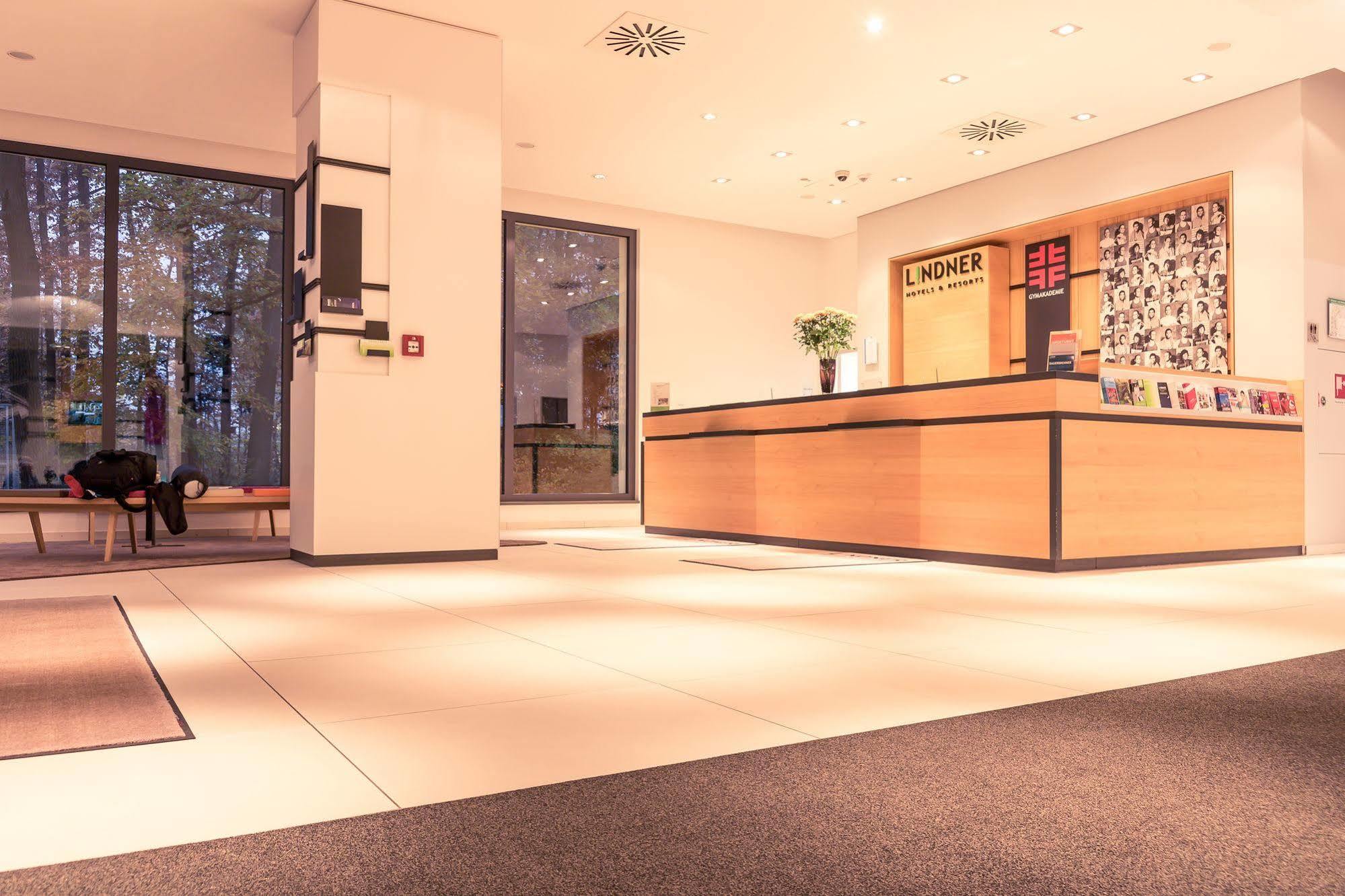 Lindner Hotel Frankfurt Sportpark, Part Of Jdv By Hyatt Frankfurt am Main Bagian luar foto